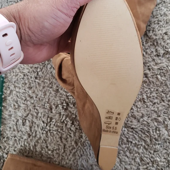 Faux suede camel/tan colored boots - Picture 5 of 6